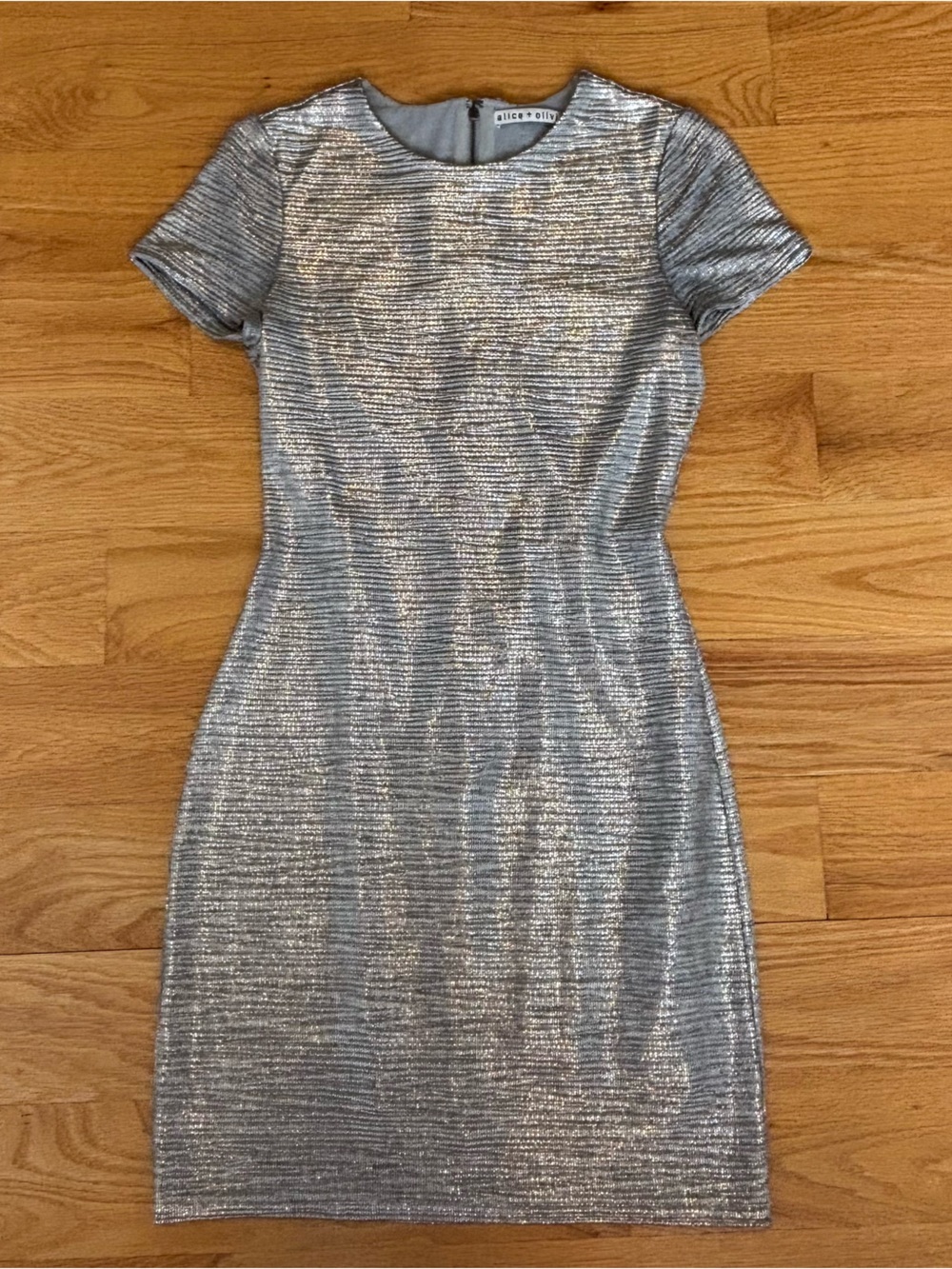 NWOT Alice + Olivia Silver Shimmer Ribbed Midi Dress